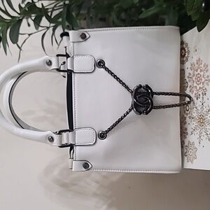 White handbag 👜